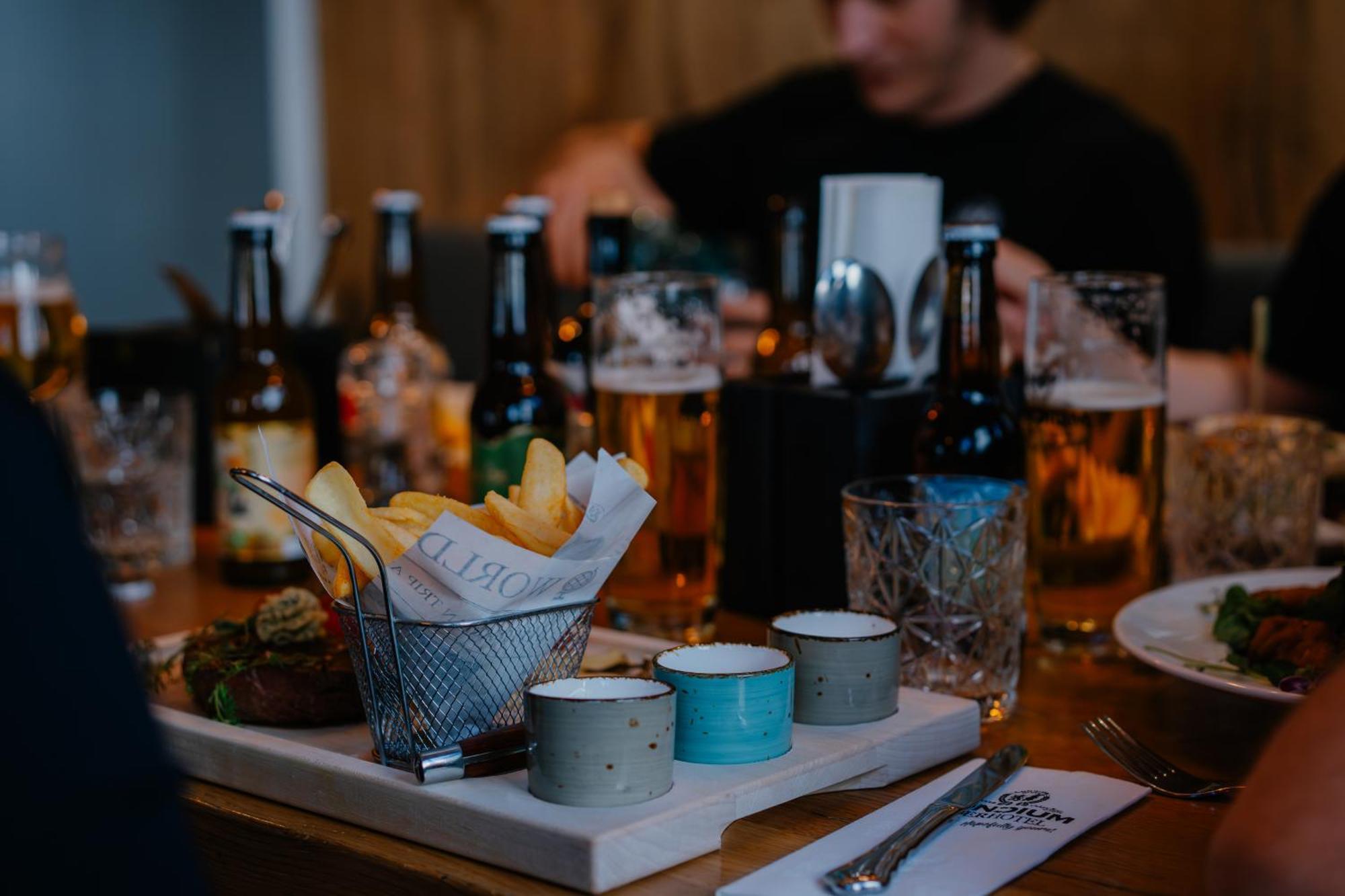 Bierhotel Loncium & Privatbrauerei Kotschach-Mauthen Bagian luar foto