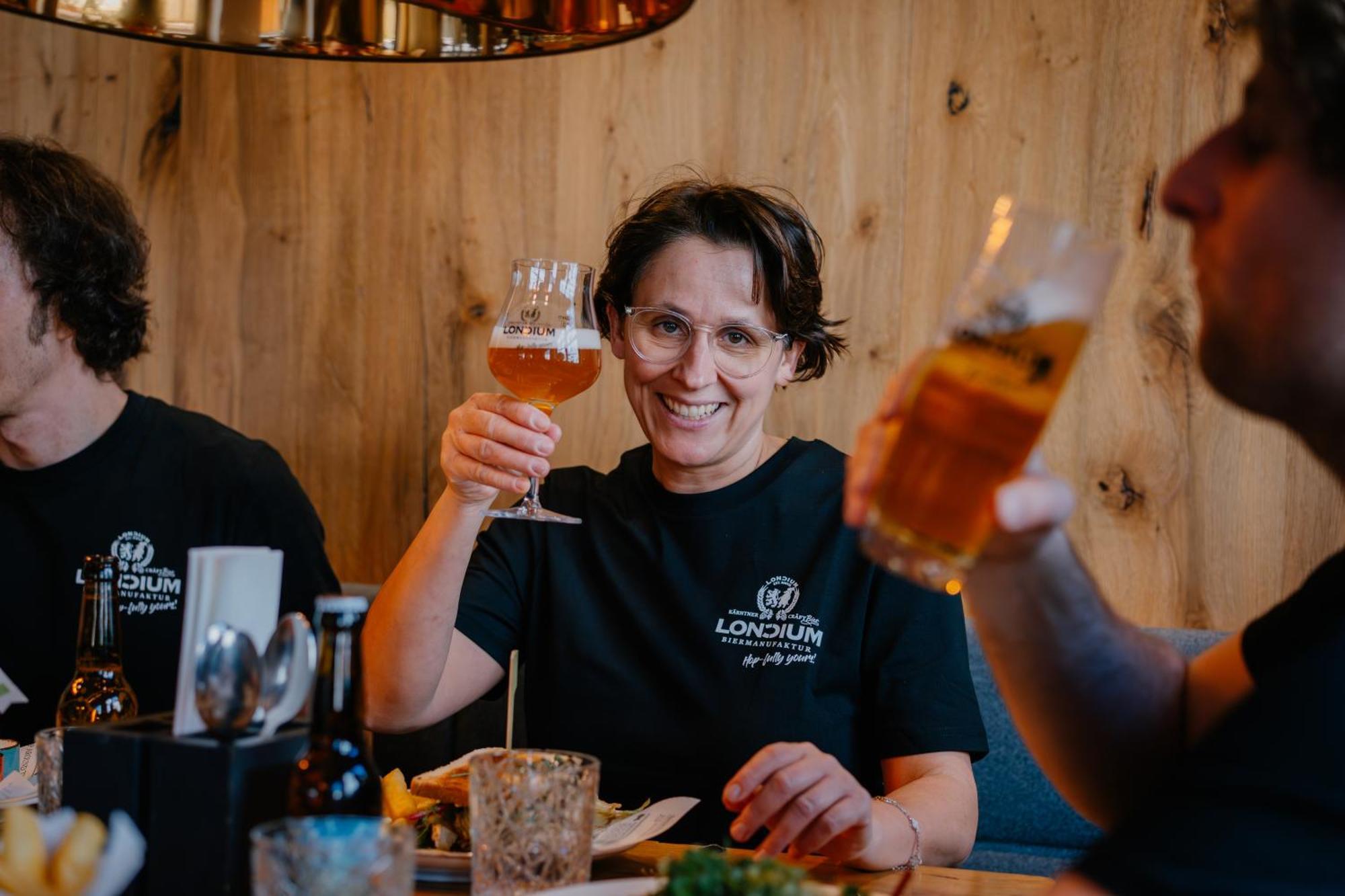 Bierhotel Loncium & Privatbrauerei Kotschach-Mauthen Bagian luar foto